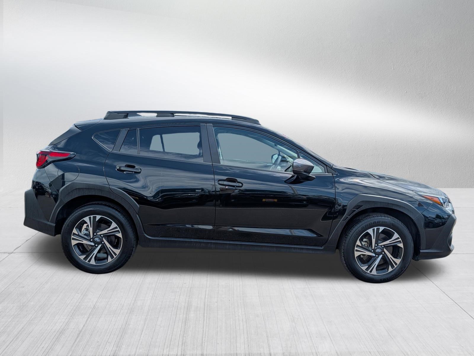 Used 2025 Crystal Black Silica Subaru Premium image 8