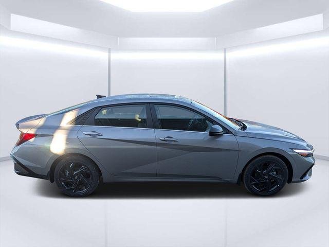 New 2026 Silver Hyundai SEL Sport Premium image 2