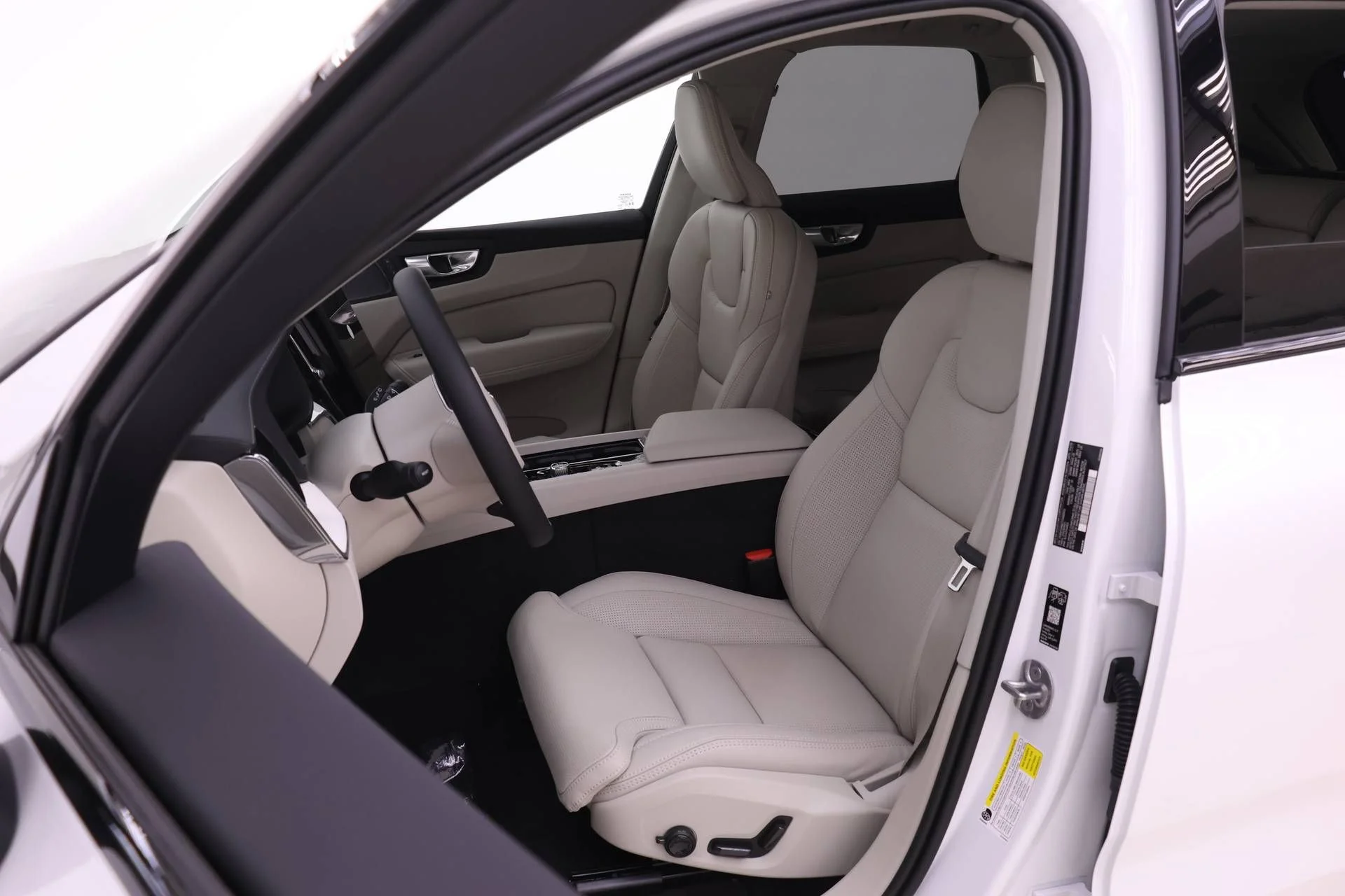 New 2026 Crystal White Volvo Ultra image 7
