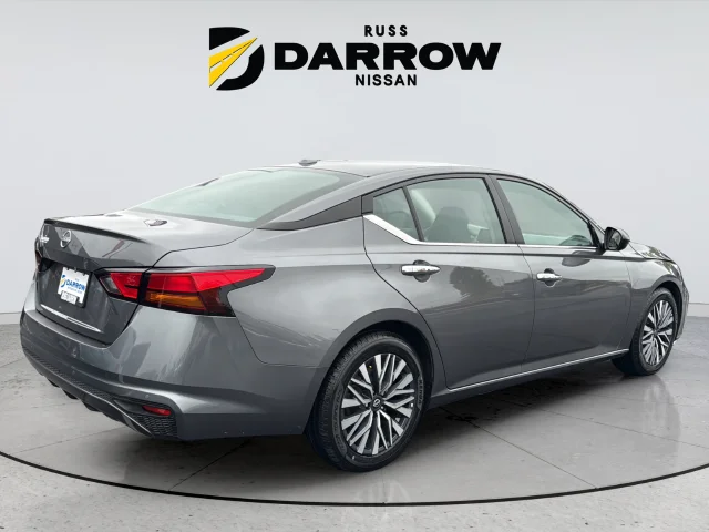 Used 2025 Gray Nissan 2.5 SV image 5