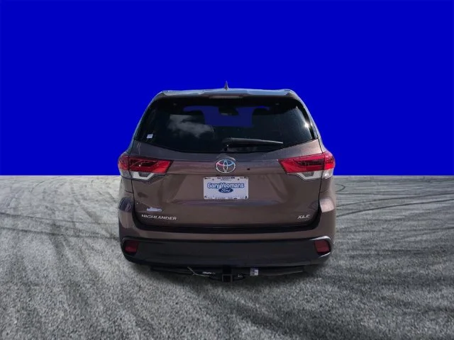 Certified Used 2019 Walnut Toyota XLE image 5