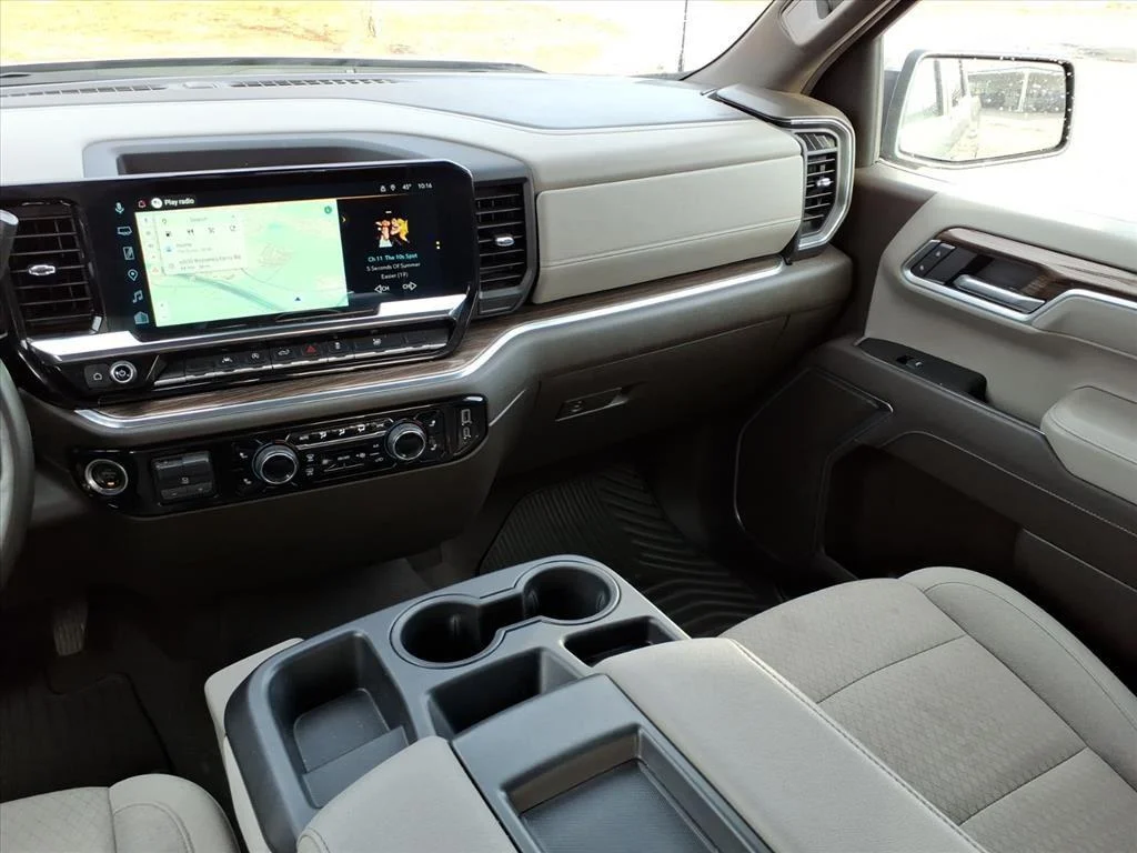 Used 2025 Sterling Gray Metallic Chevrolet LT image 24