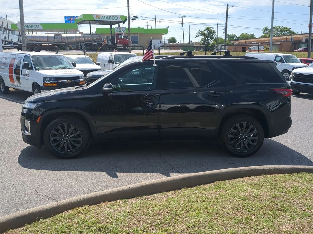 Used 2023 Mosaic Black Metallic Chevrolet RS image 5