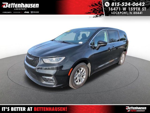 Pre-Owned 2023 Chrysler Pacifica Touring L 4D Passenger Van