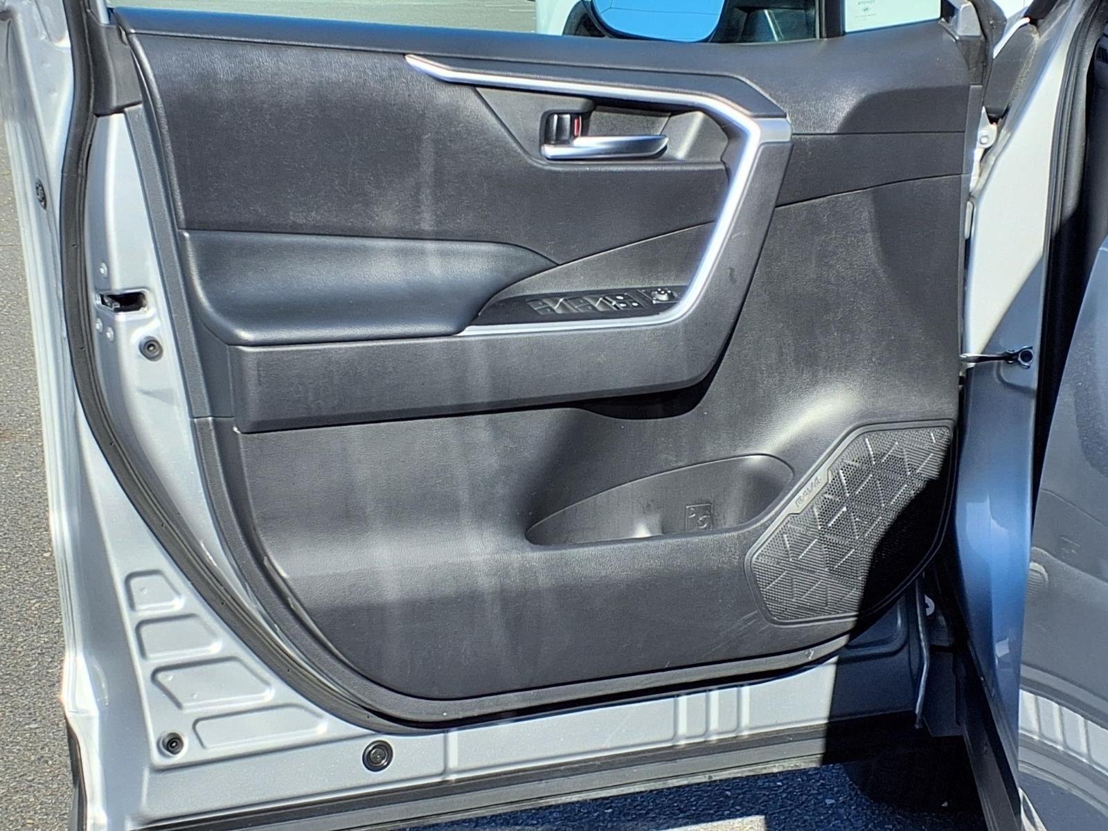 Used 2024  Toyota XLE image 28