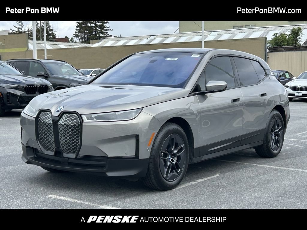 2024 BMW iX xDrive50's photo