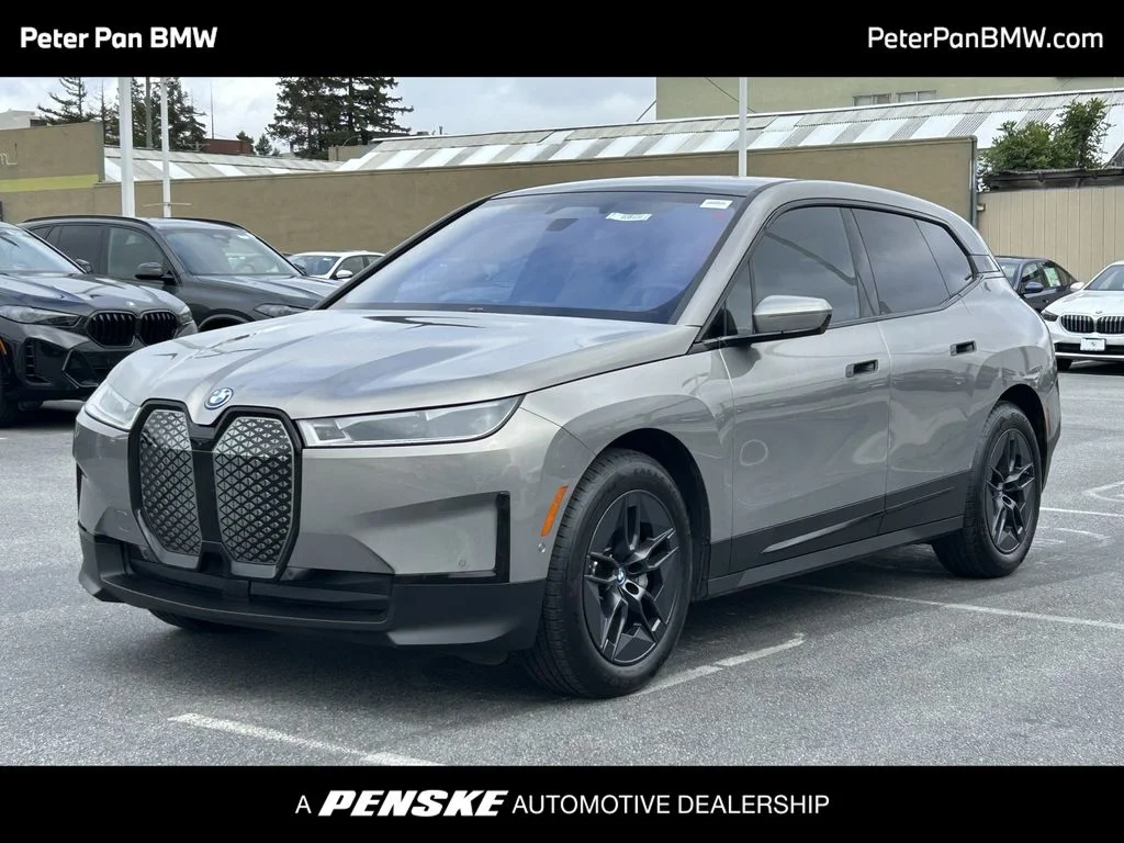 2024 BMW iX xDrive50's photo