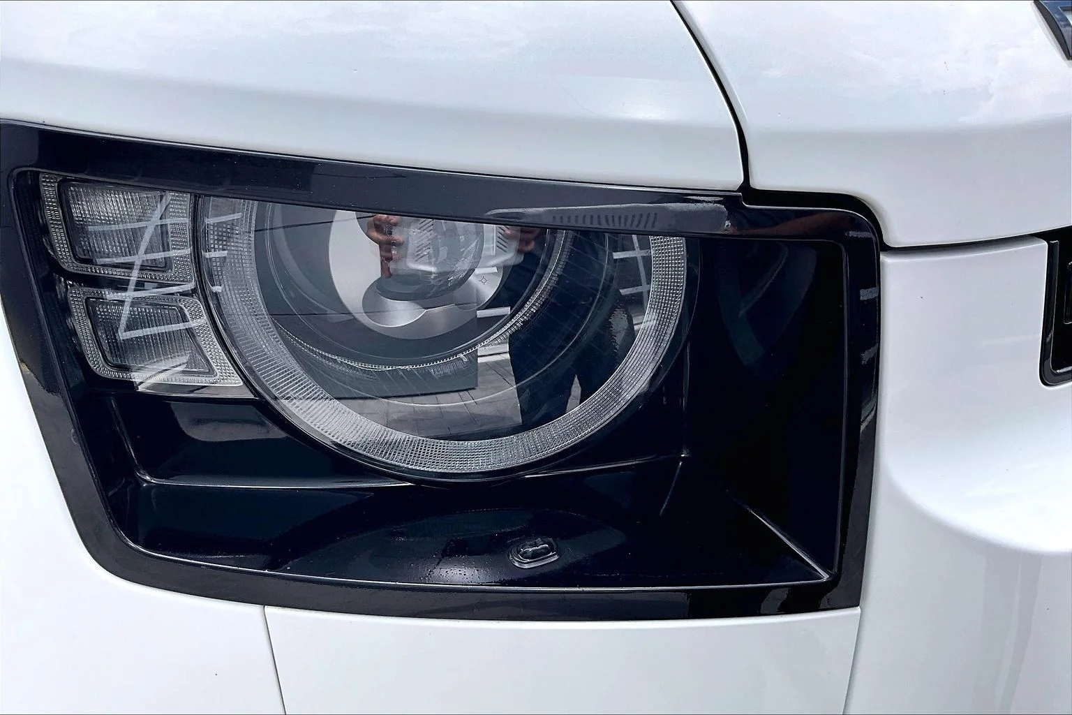 Used 2024 White Land Rover S image 28