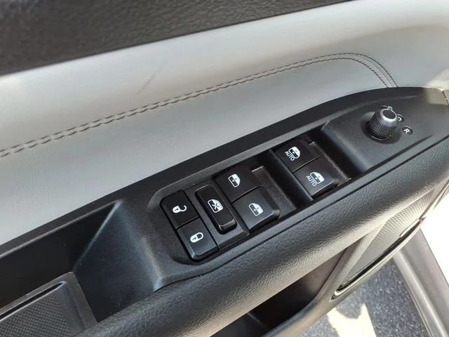 2023 Jeep Compass Limited - Photo 13