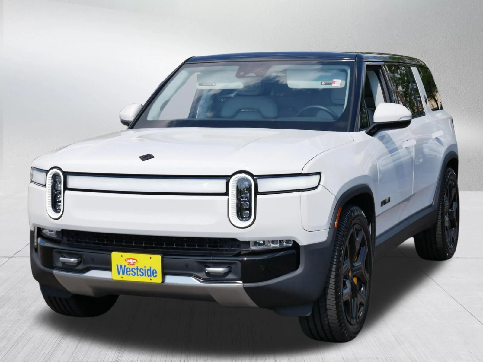 Used 2023 Rivian R1S Adventure with VIN 7PDSGABA9PN020091 for sale in St. Louis Park, MN