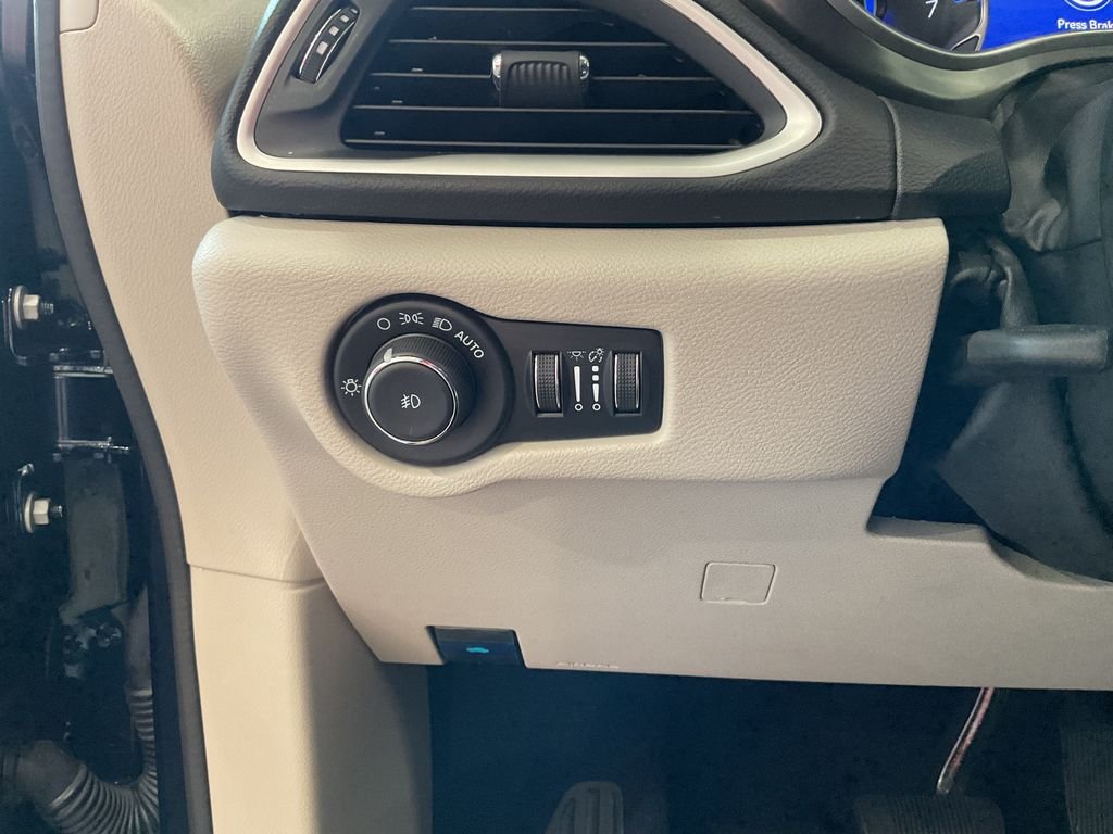 Used 2024 Blue Chrysler Touring L image 18
