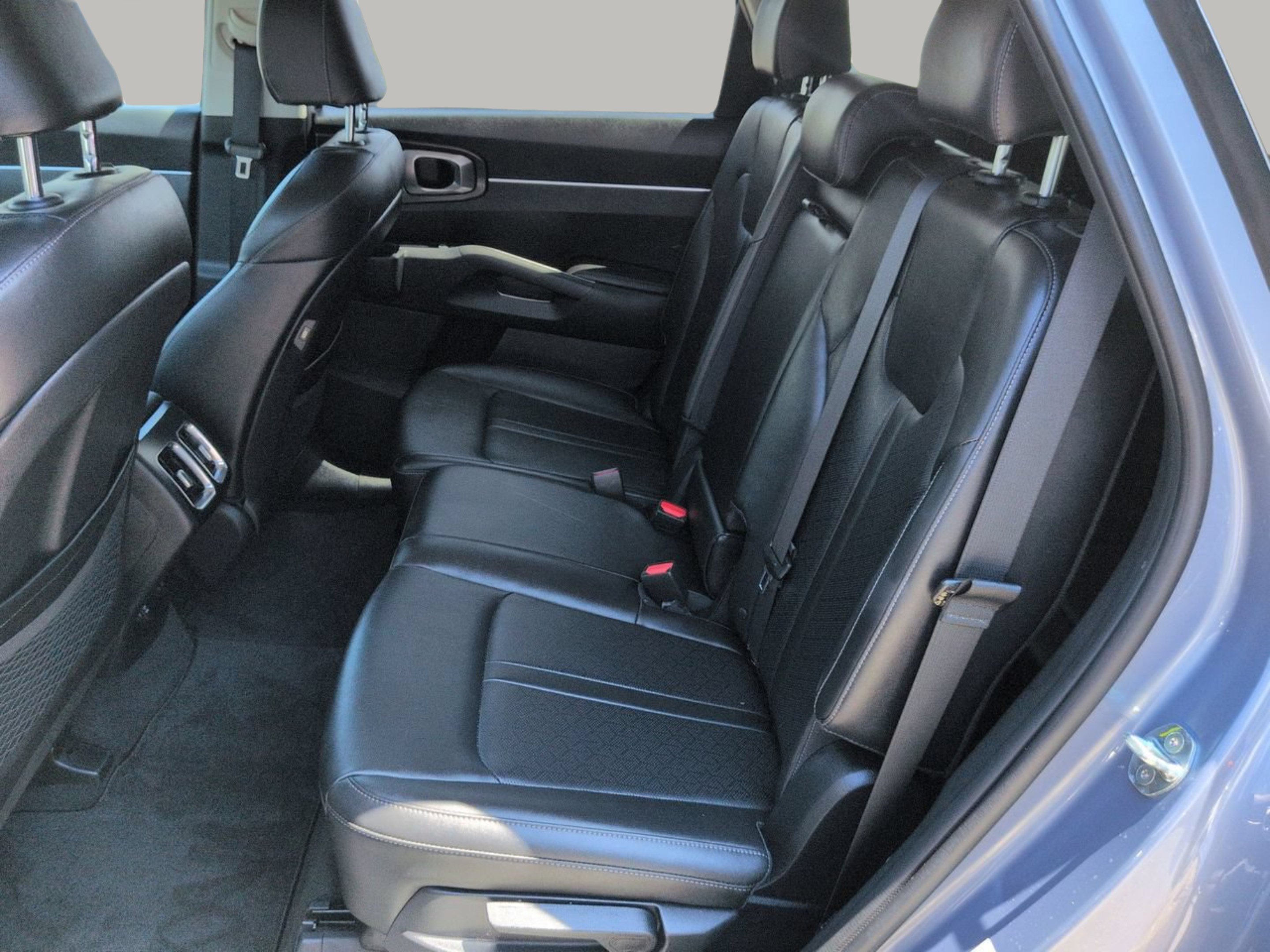 Certified Used 2022 Everlasting Silver Kia S image 19