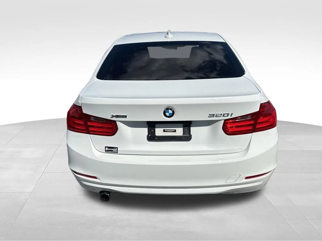 Used 2015 White BMW 320i xDrive image 4