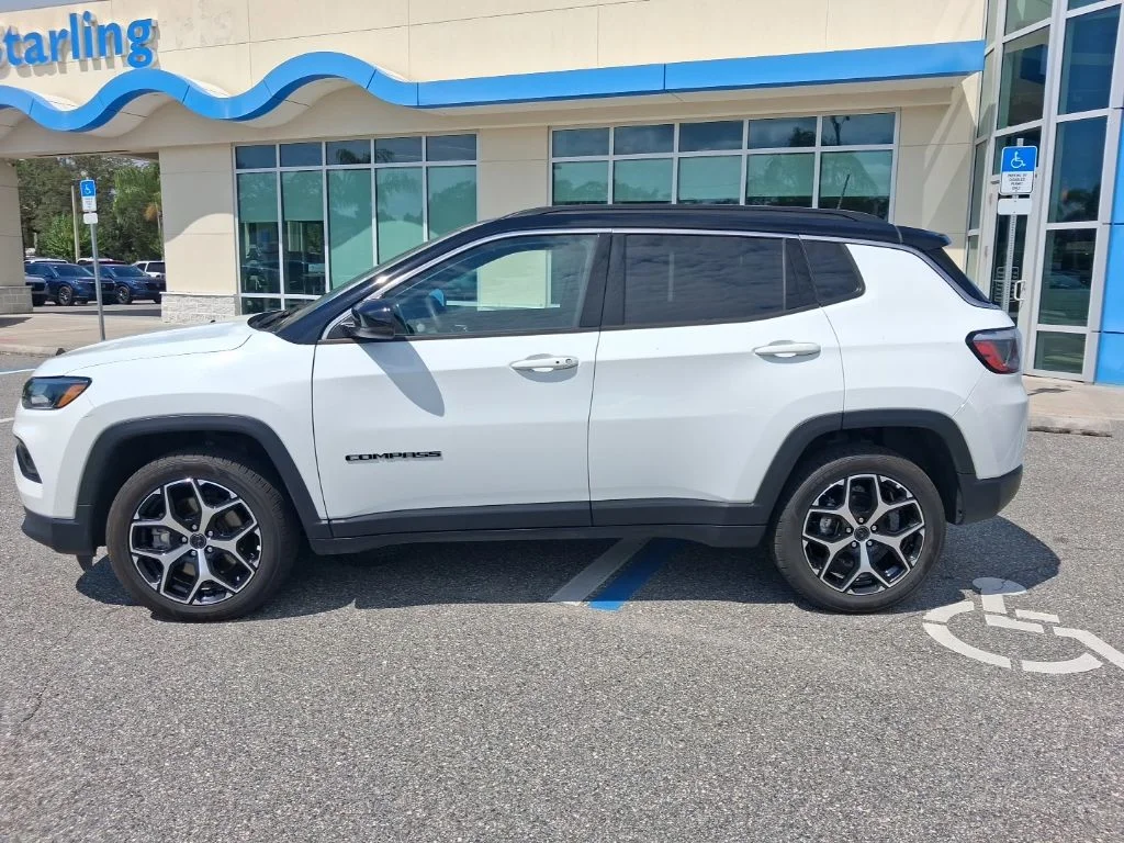 Used 2025 White Jeep Limited image 8