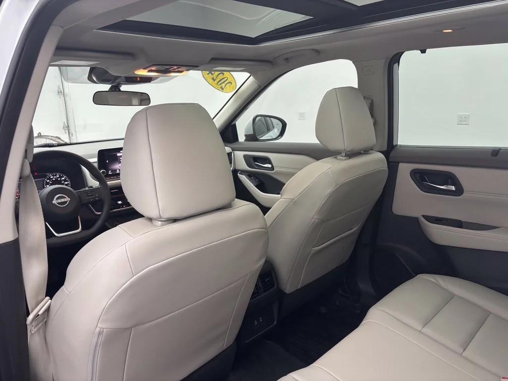 Used 2024 White Nissan SV image 35