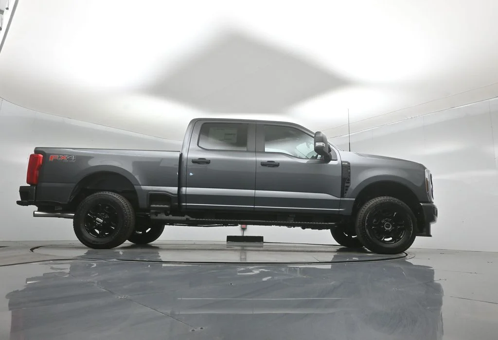 New 2026 Gray Ford XL image 41