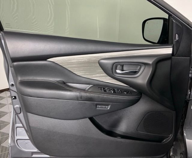 Used 2017 Gray Nissan SL image 13