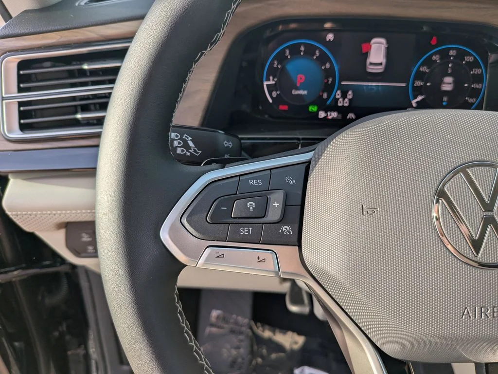 New 2026 Black Volkswagen 2.0T SE w/Technology image 28
