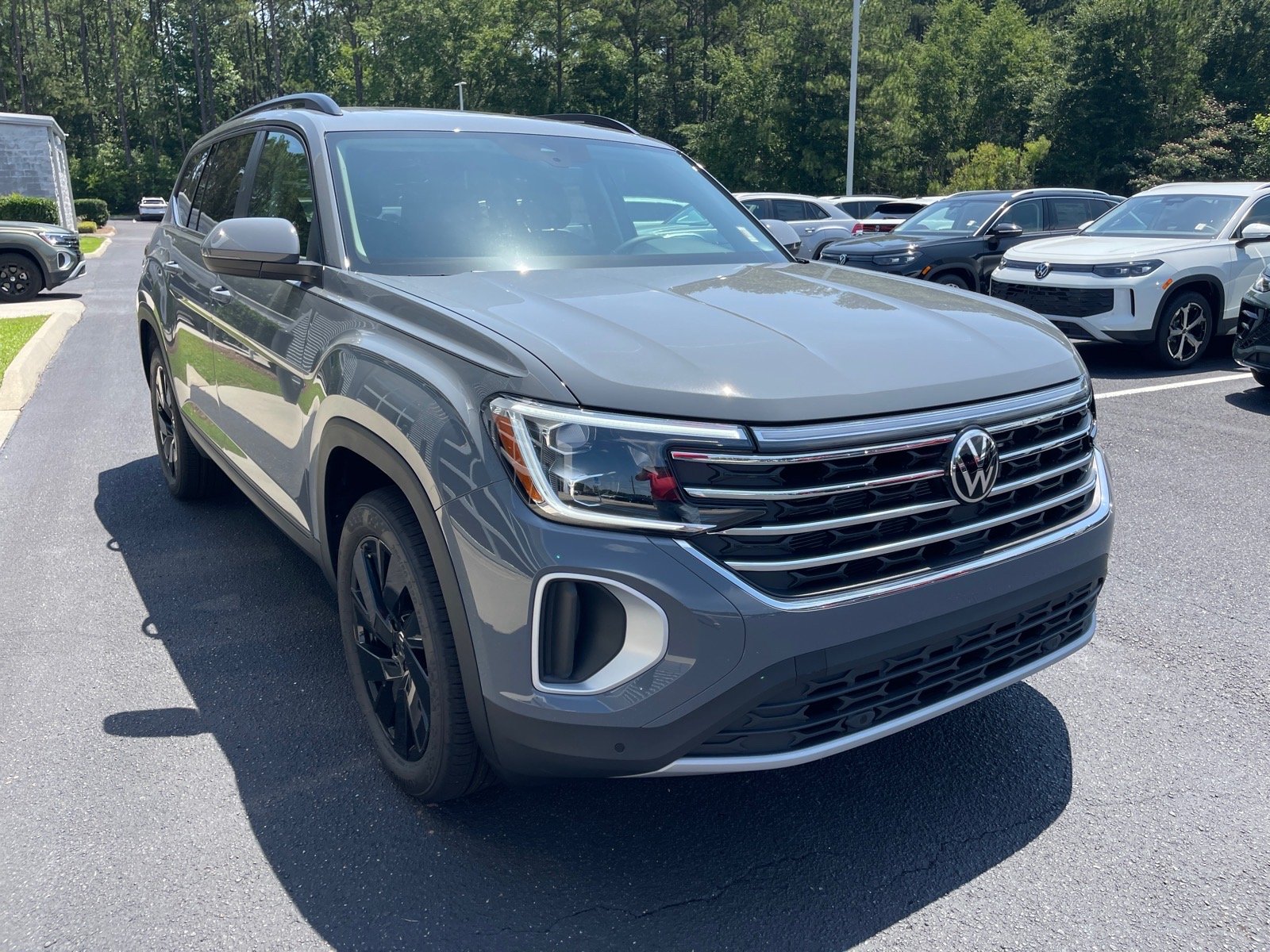 New 2026 Pure Gray Volkswagen SE image 3
