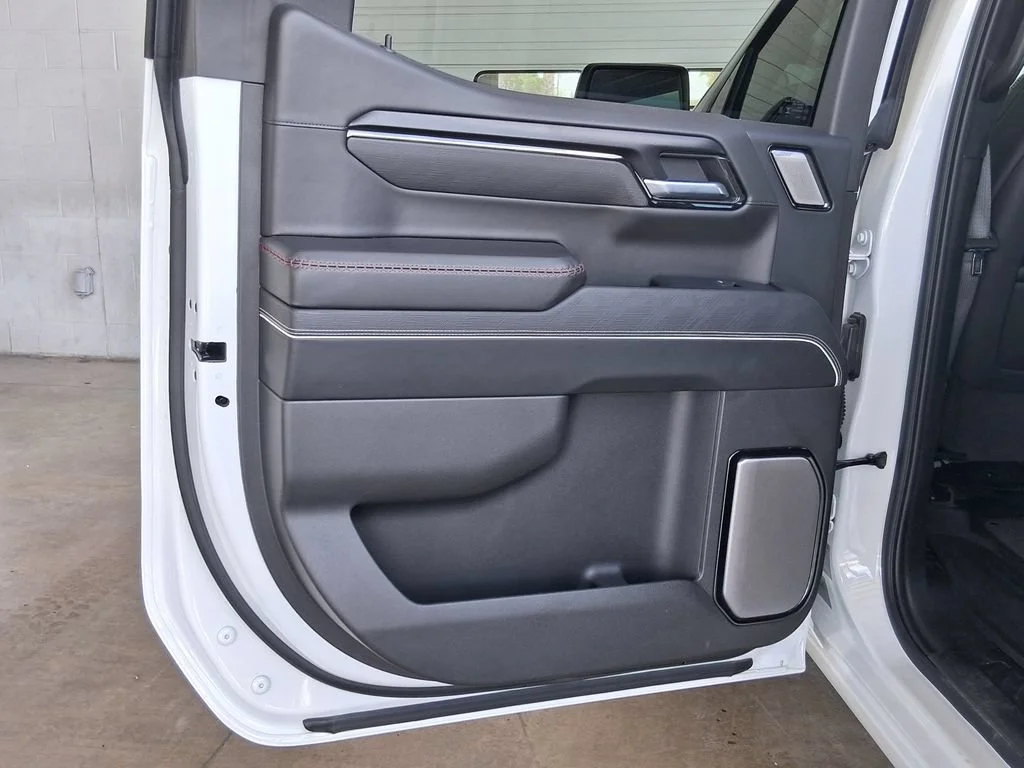 Used 2025 Summit White GMC AT4X image 26
