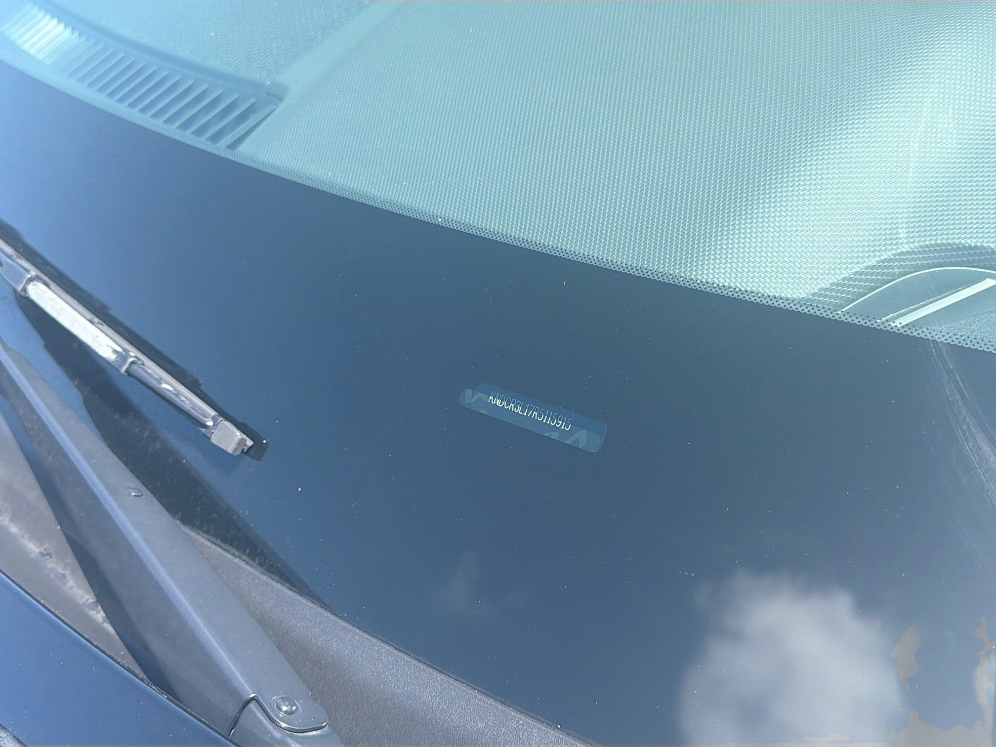 Used 2024 Mineral Blue Kia Wind image 35