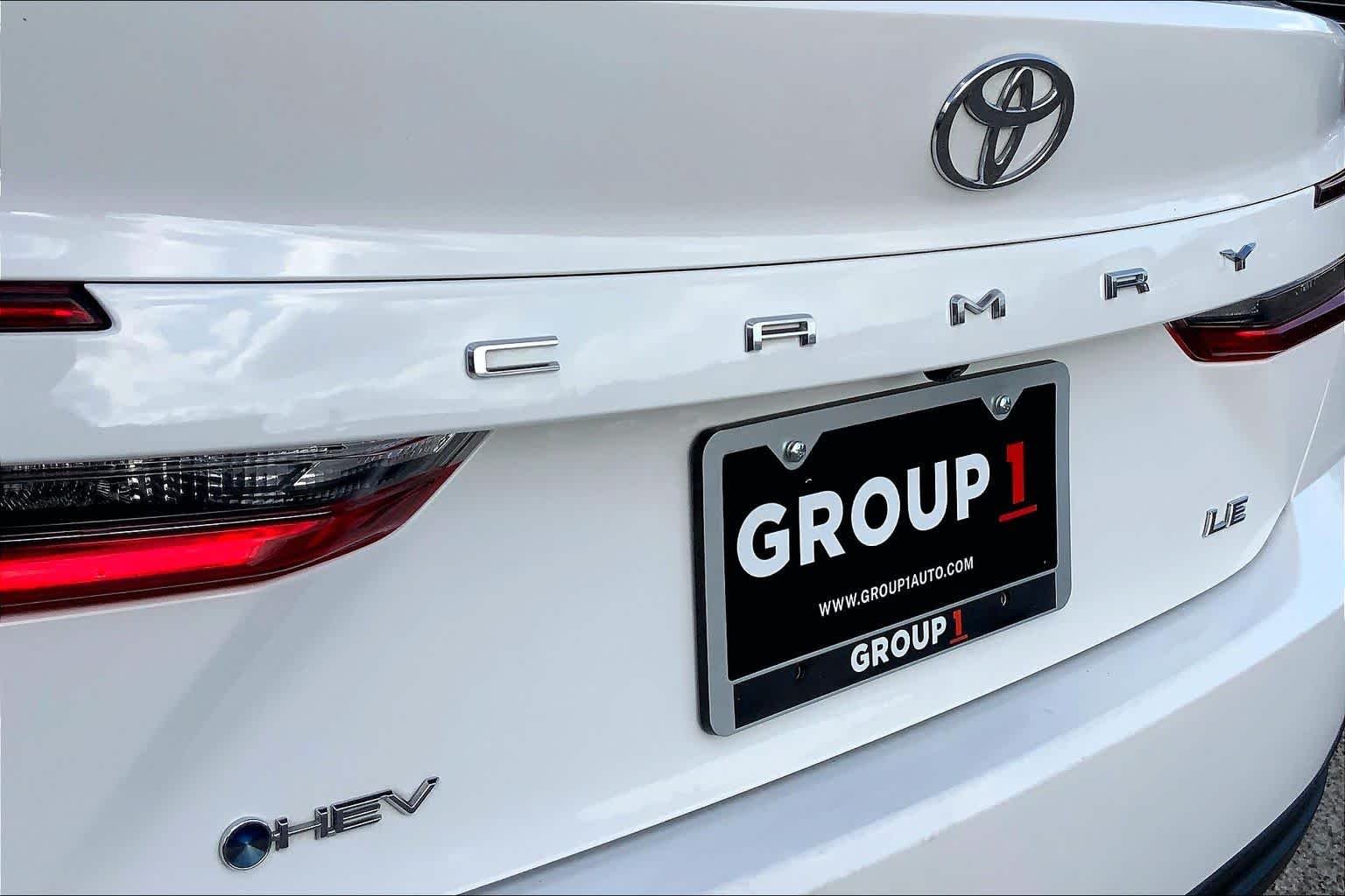 Used 2025 Ice Cap Toyota LE image 30