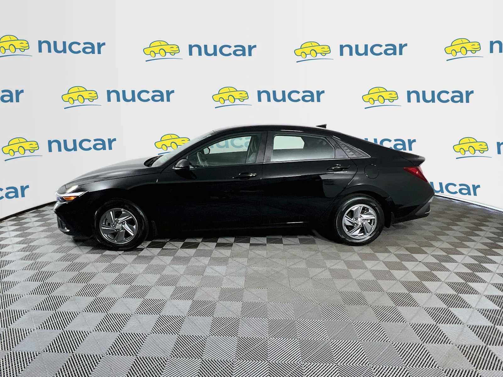 Used 2024 Abyss Black Hyundai SE image 4