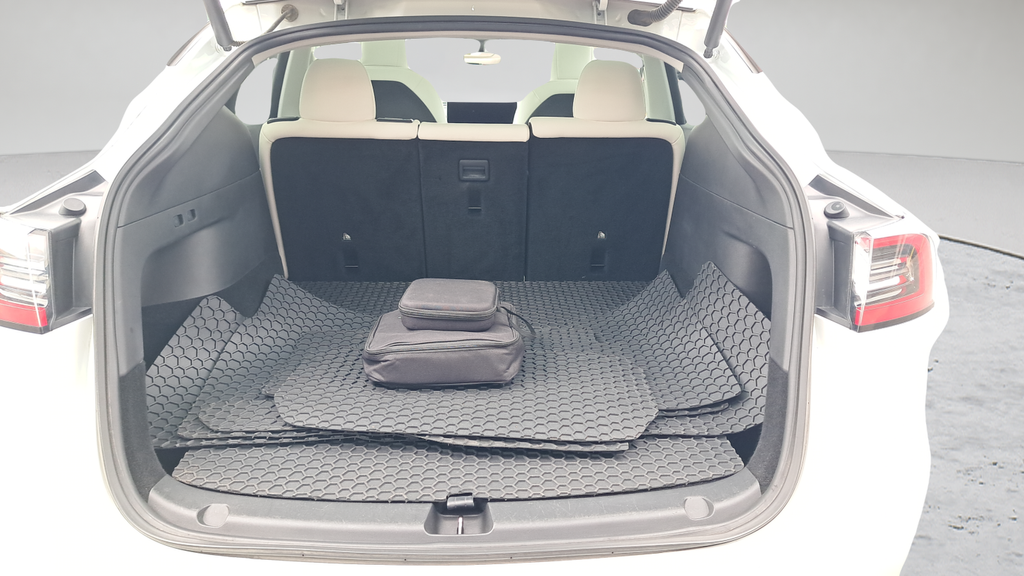 Used 2021  Tesla Long Range image 27