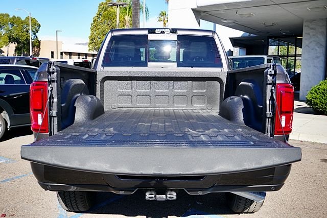 New 2026 Granite Crystal Metallic Clear-Coat Exterior Paint RAM Laramie image 19