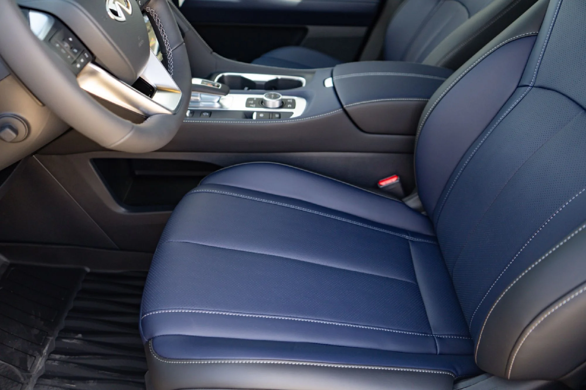 New 2027 MINERAL BLACK INFINITI Sport AWD image 9