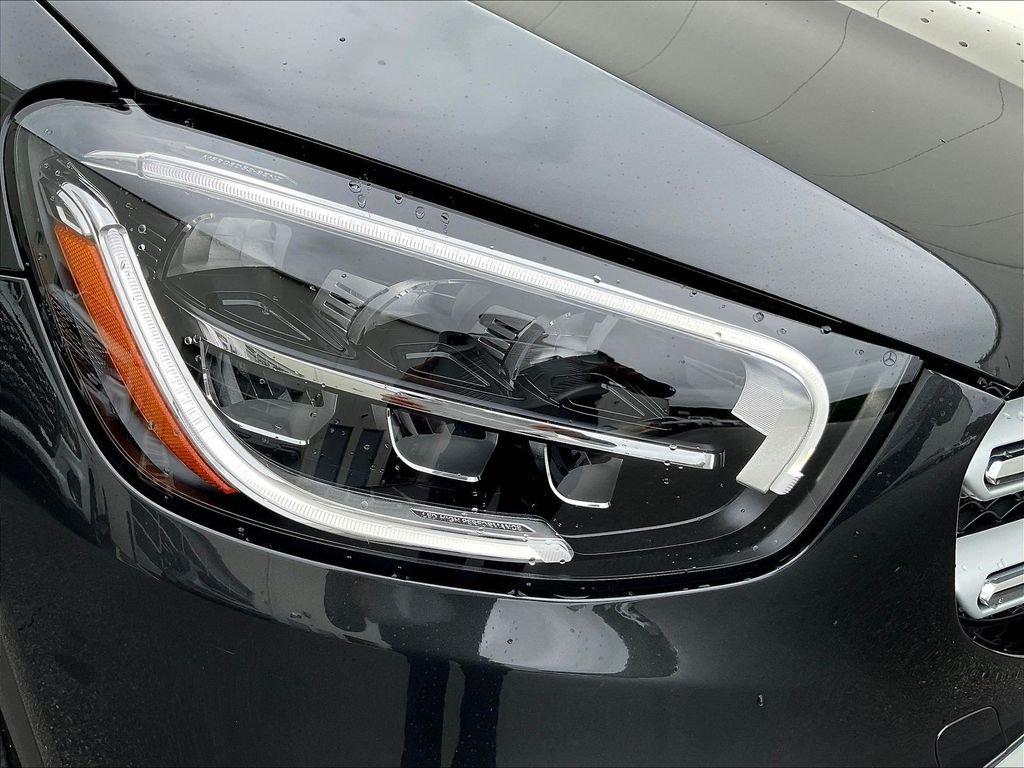 Used 2022 Black Mercedes-Benz GLC 300 image 31