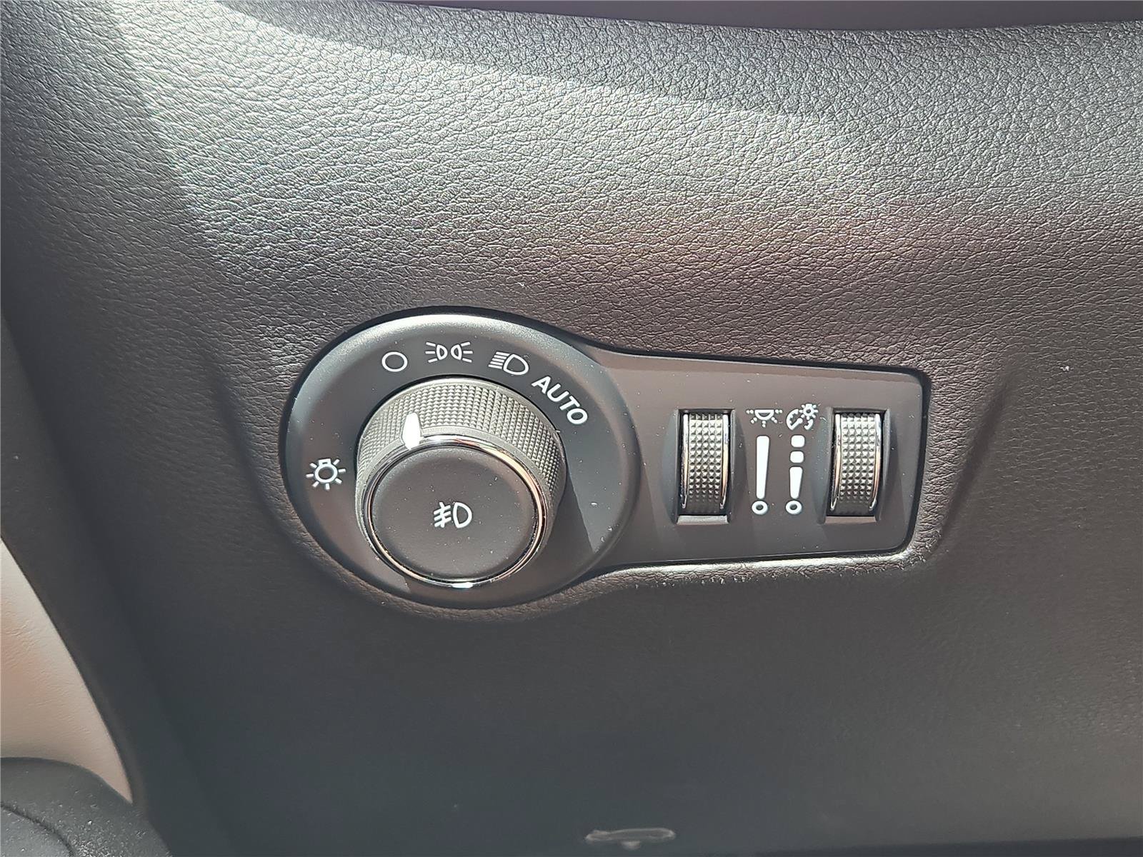 2025 Jeep Compass Limited - Photo 29