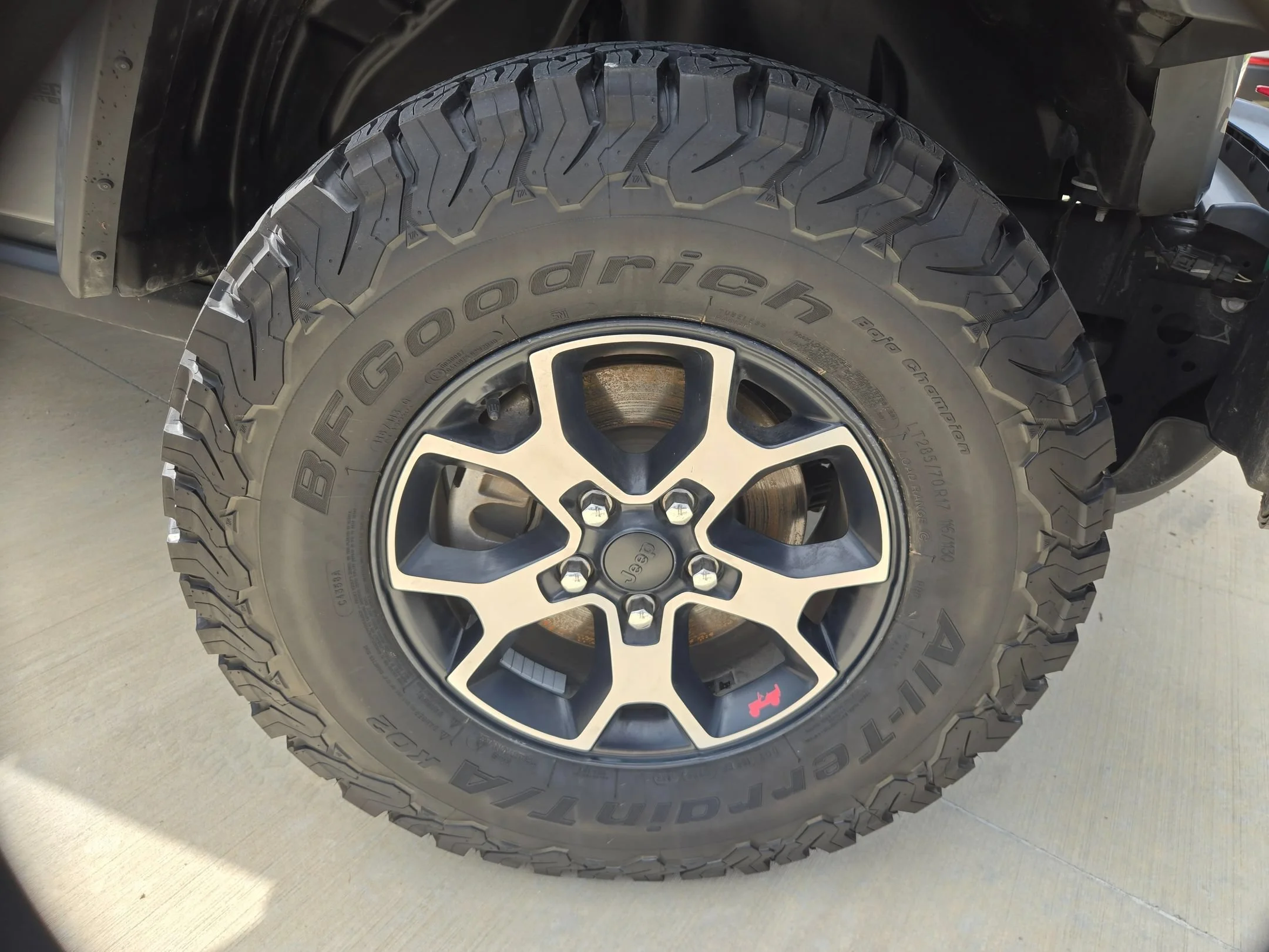Used 2018 Gray Jeep Unlimited Rubicon image 27