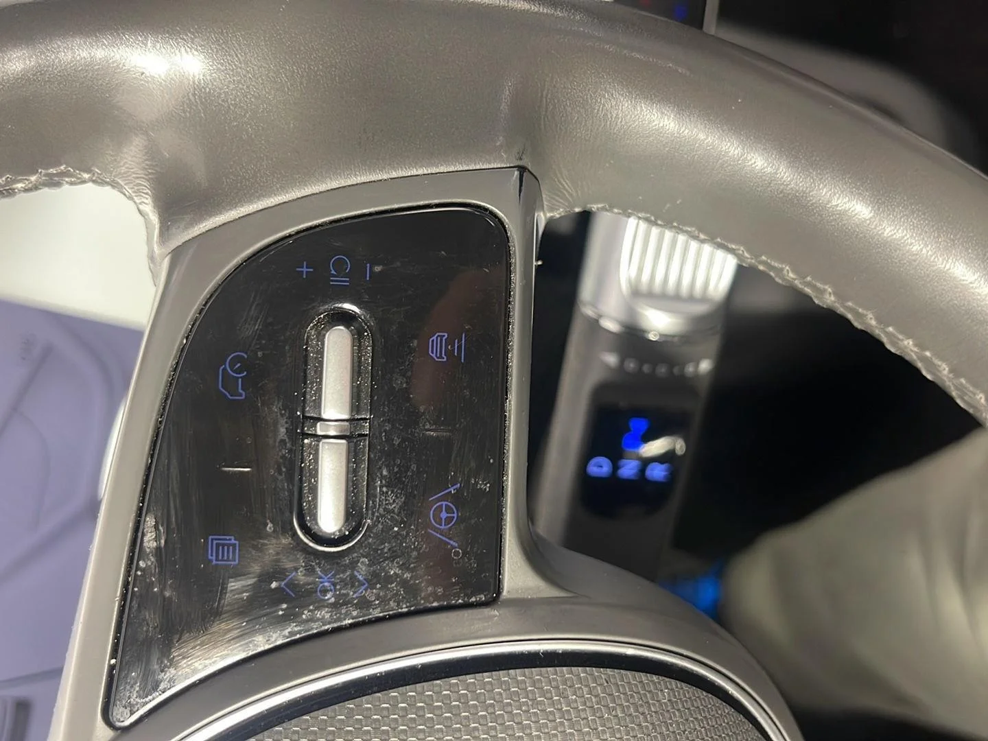 Used 2023 Digital Teal Hyundai SEL image 39