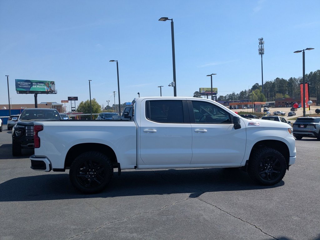 Used 2024 Summit White Chevrolet RST image 4
