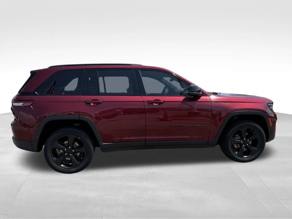 Used 2023 Red Jeep Limited image 28