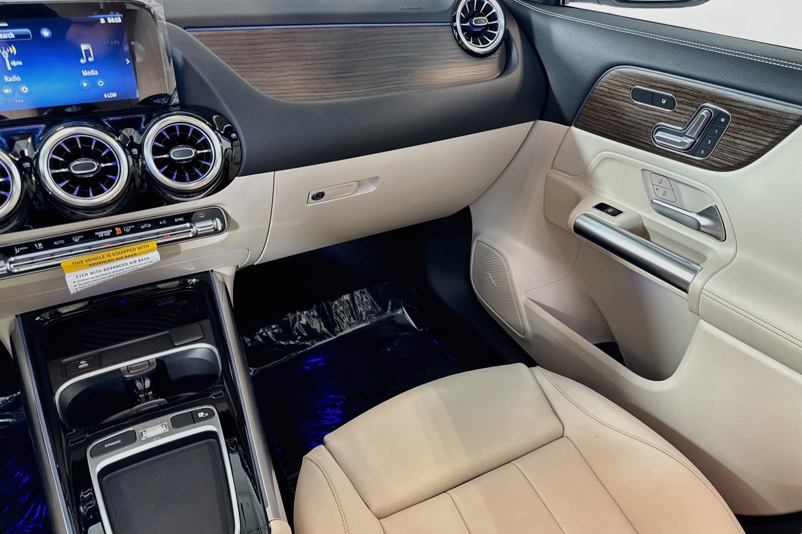 New 2026 Polar White Mercedes-Benz GLA 250 image 21