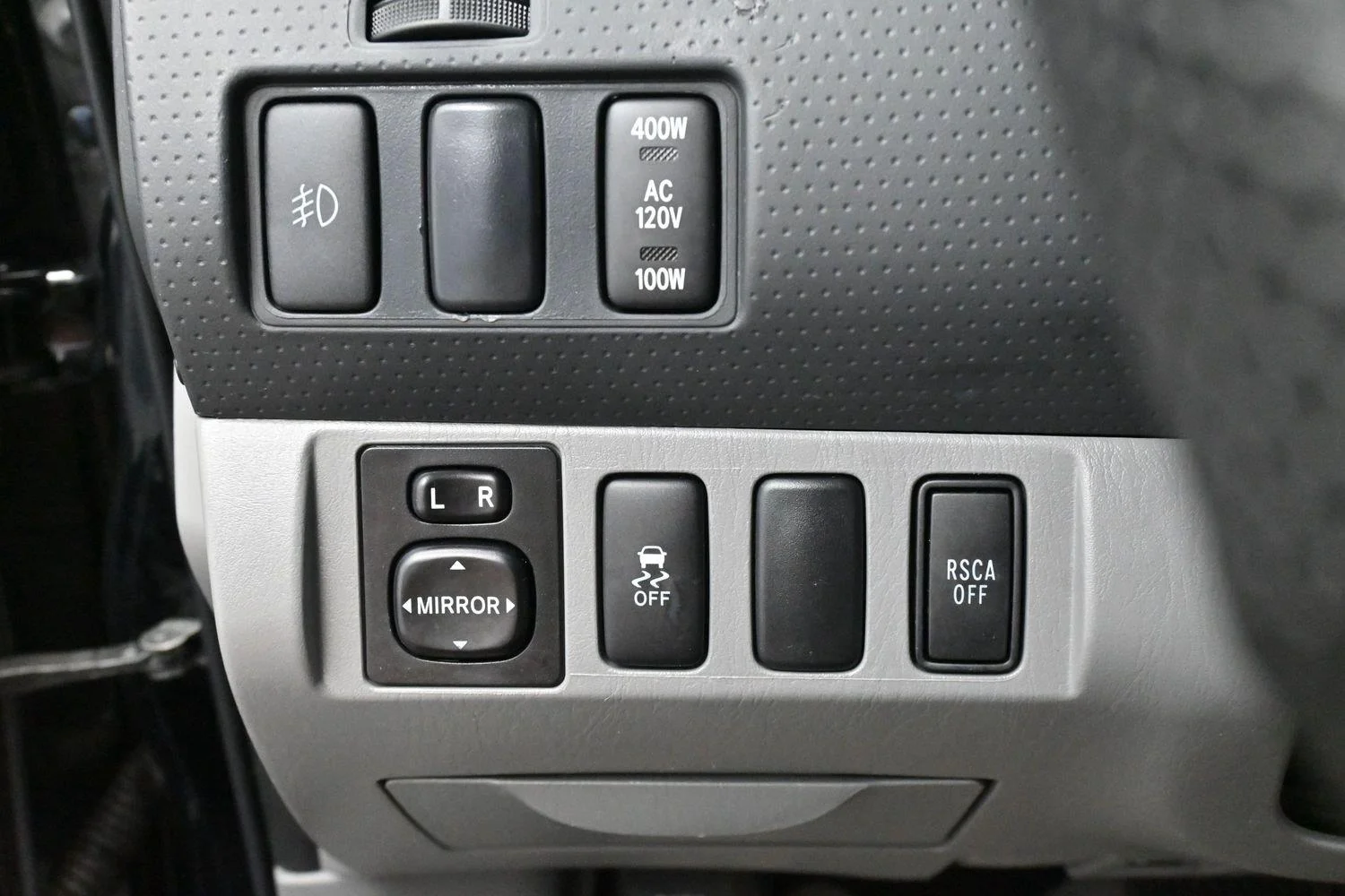 Used 2014 Black Toyota 4WD Double Cab V6 MT (Natl) image 19