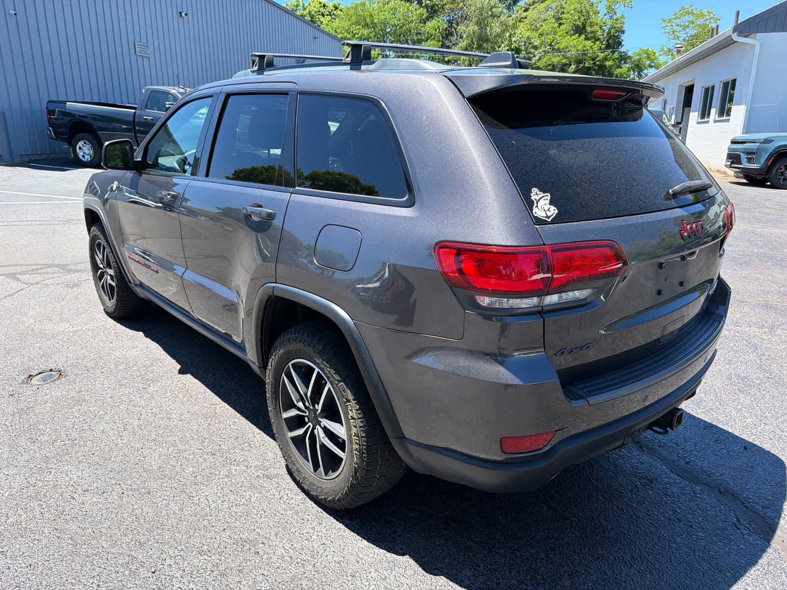 Used 2020 Granite Crystal Metallic Clearcoat Jeep Trailhawk image 6