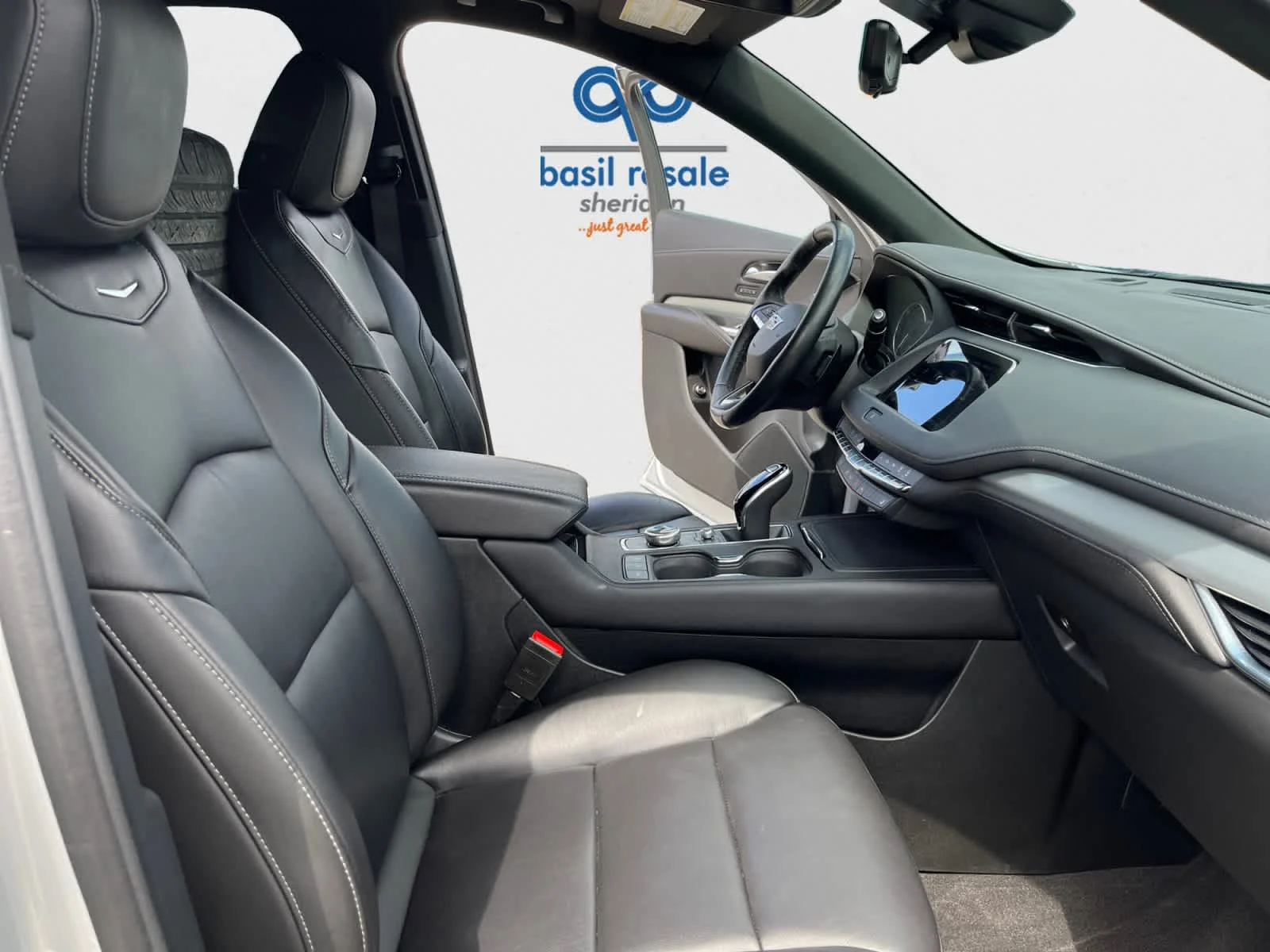 Used 2022 Radiant Silver Metallic Cadillac AWD Premium Luxury image 17