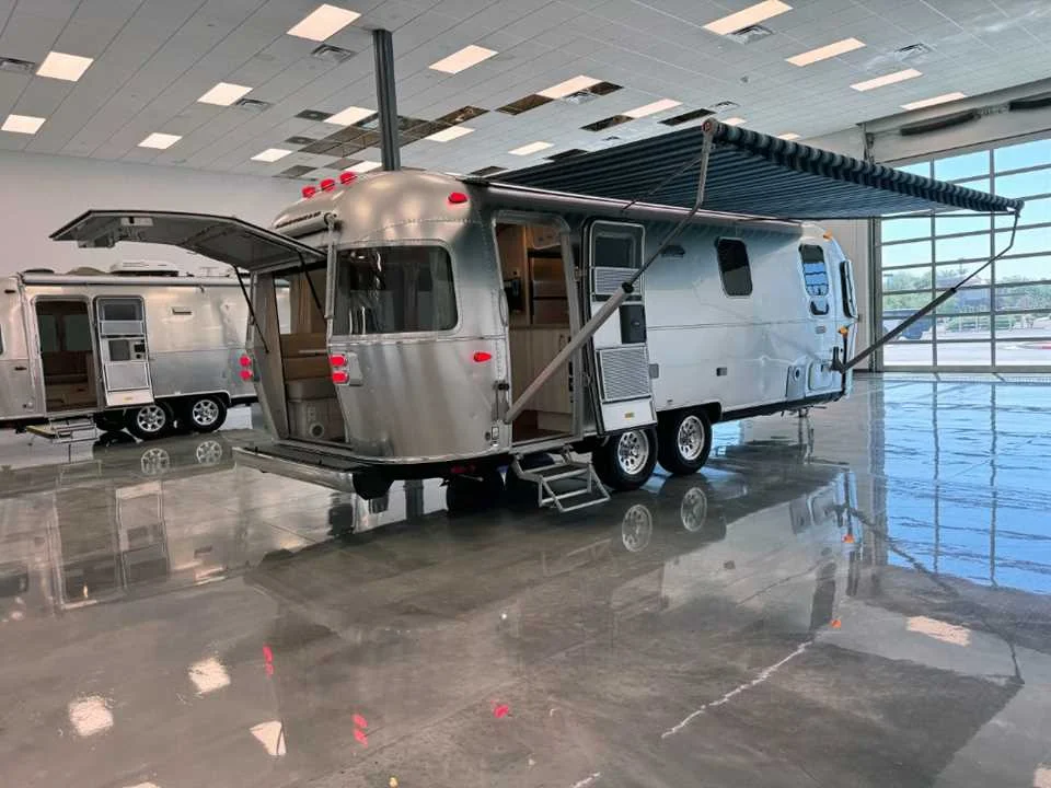 New 2027 SILVER AIRSTREAM  image 12