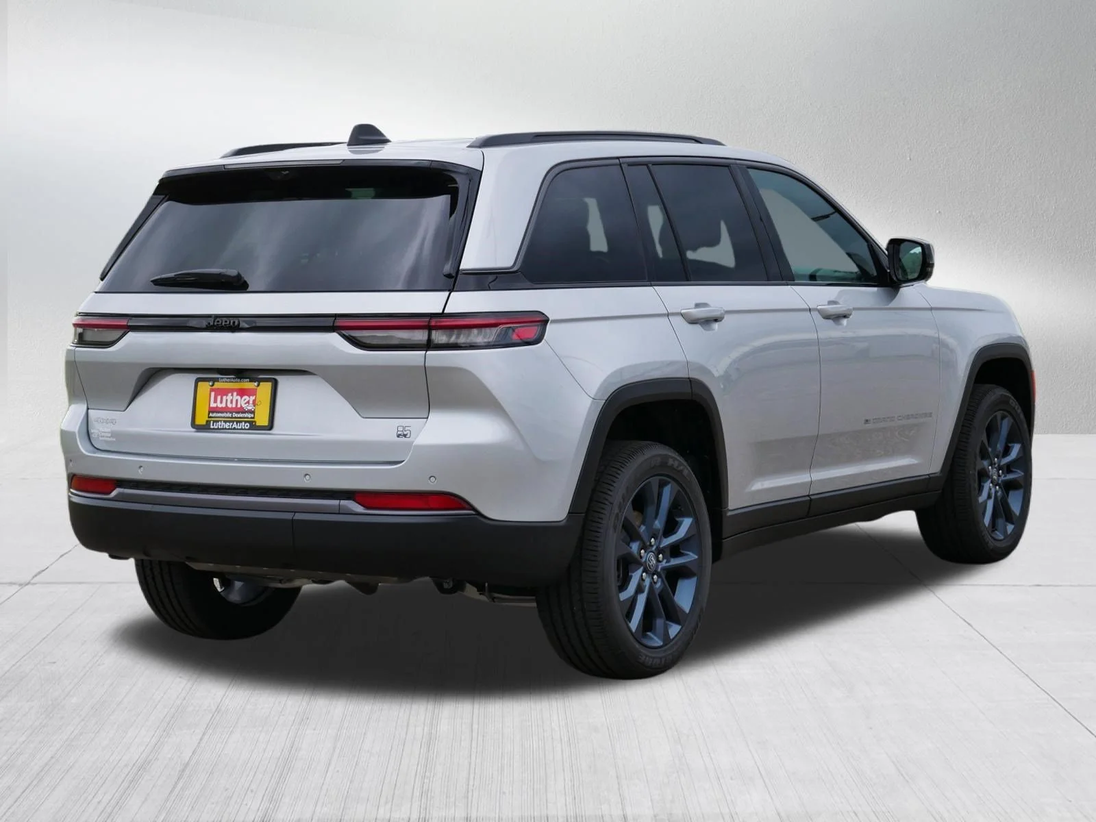 New 2026 Silver Zynith Exterior Paint Jeep 85th Anniversary Edition image 2
