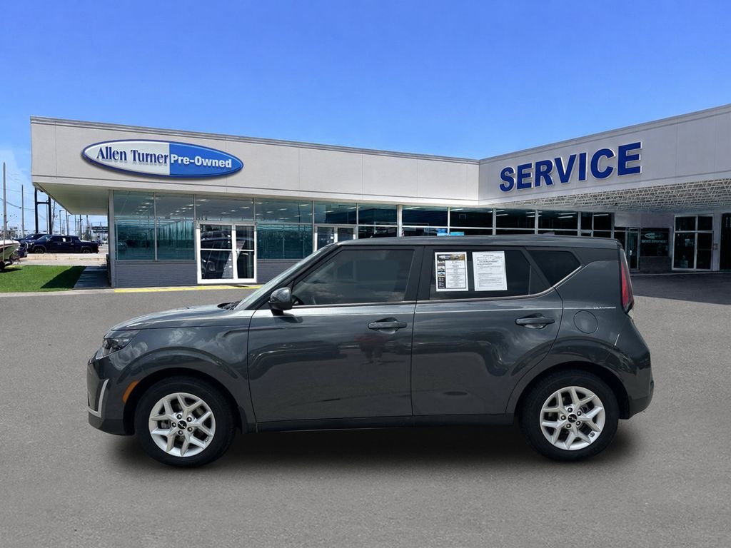 Used 2024 Gravity Gray Kia LX image 5