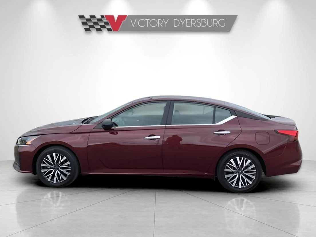Used 2025  Nissan 2.5 SV image 5