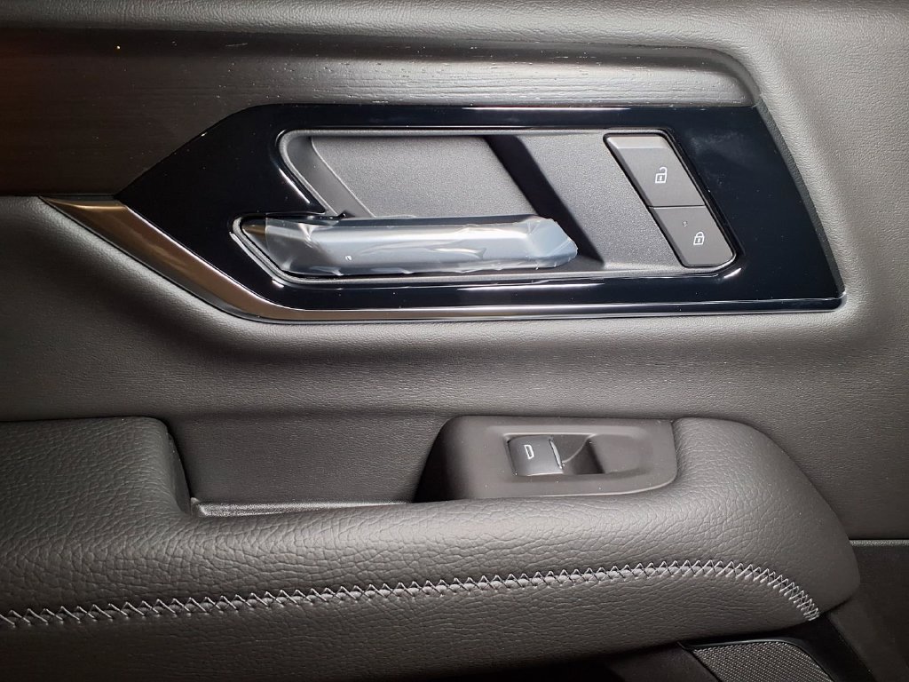 2026 GMC Yukon XL Denali - Photo 11