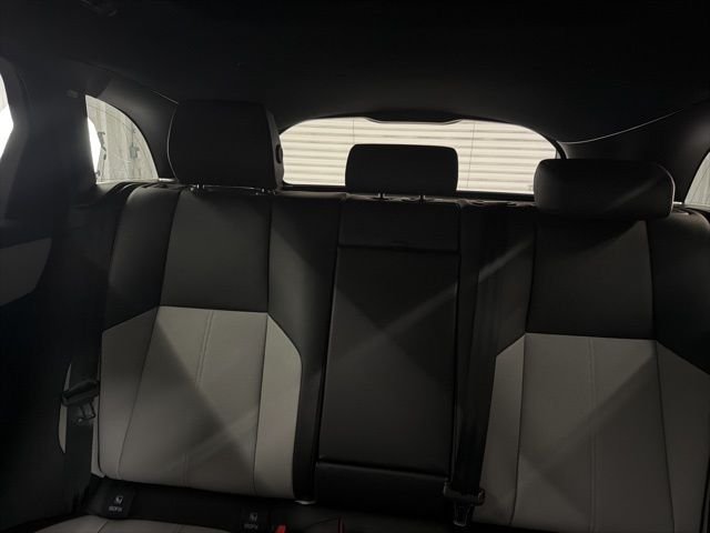 New 2026 Arroios Grey Land Rover Dynamic SE image 13