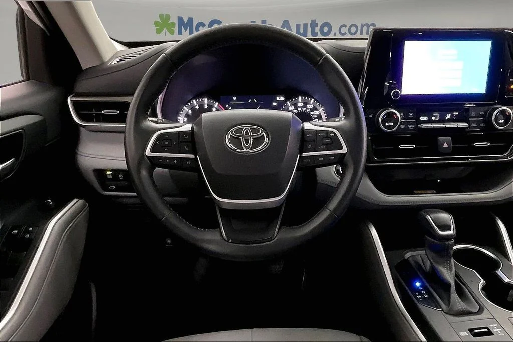 Used 2023 Beige Toyota XLE image 7