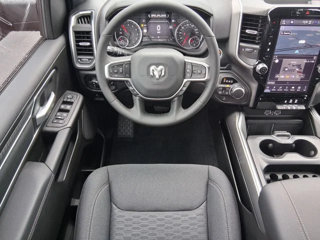 New 2026 Diamond Black Crystal Pearl-Coat Exterior Paint RAM Big Horn/Lone Star image 13