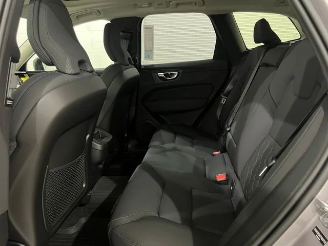 New 2026 Aurora Silver Volvo Plus image 18