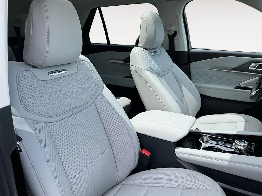 New 2026 CARBONIZED GRAY METALLIC Ford Platinum image 11